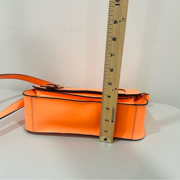 KATE SPADE‎ ESSEX SCOUT ORANGE LEATHER CAMBRIDGE SMALL CROSSBODY MESSENGER BAG - Picture 8 of 13